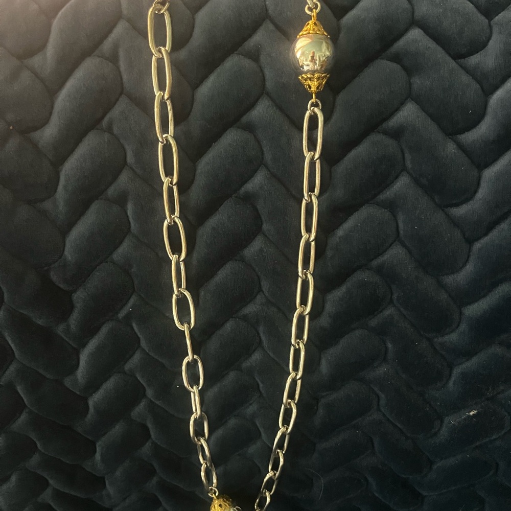 Elegant silver chain vintage necklace